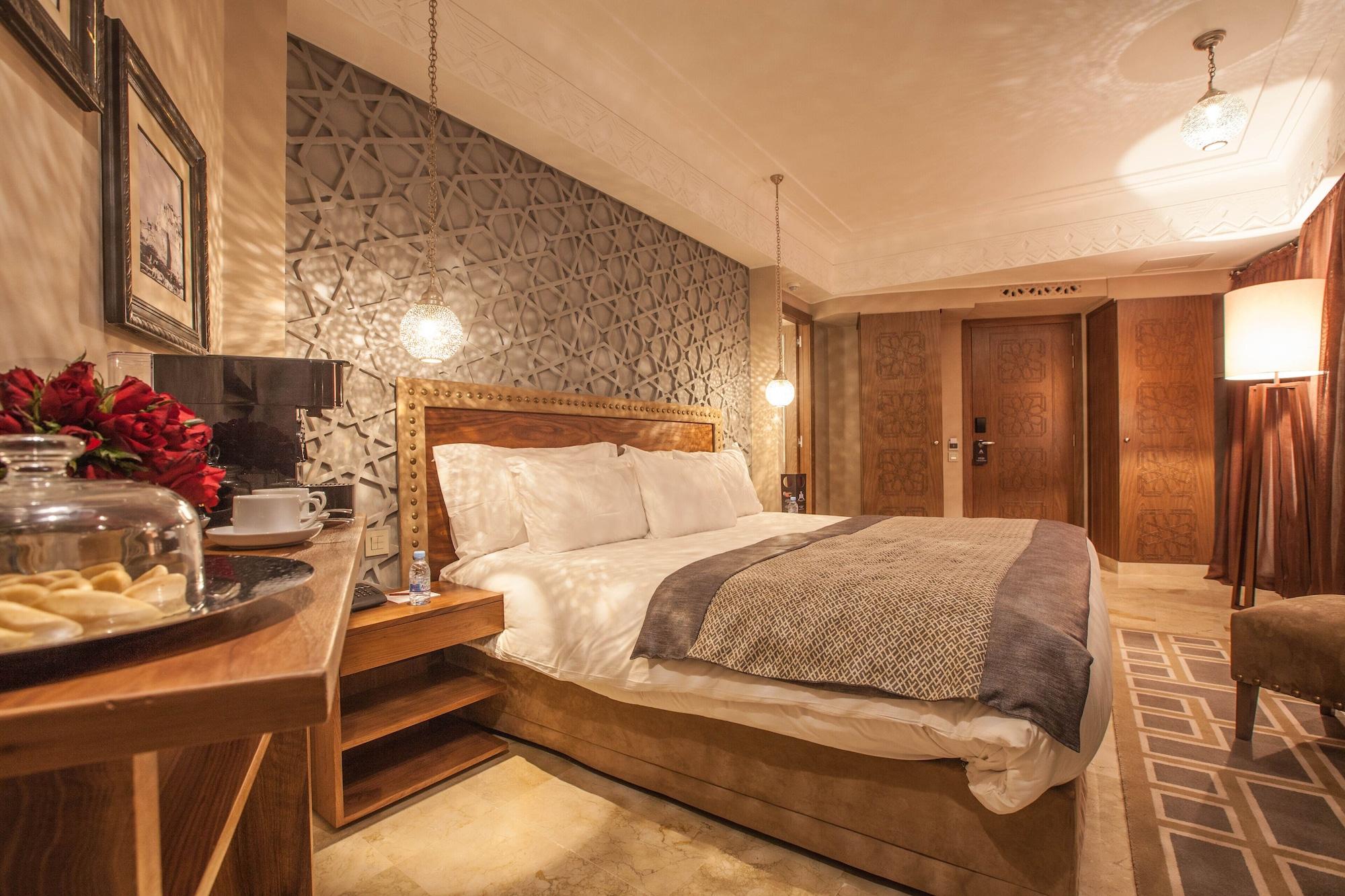 Hivernage Hotel & Spa Marraquexe Exterior foto A bedroom at the hotel