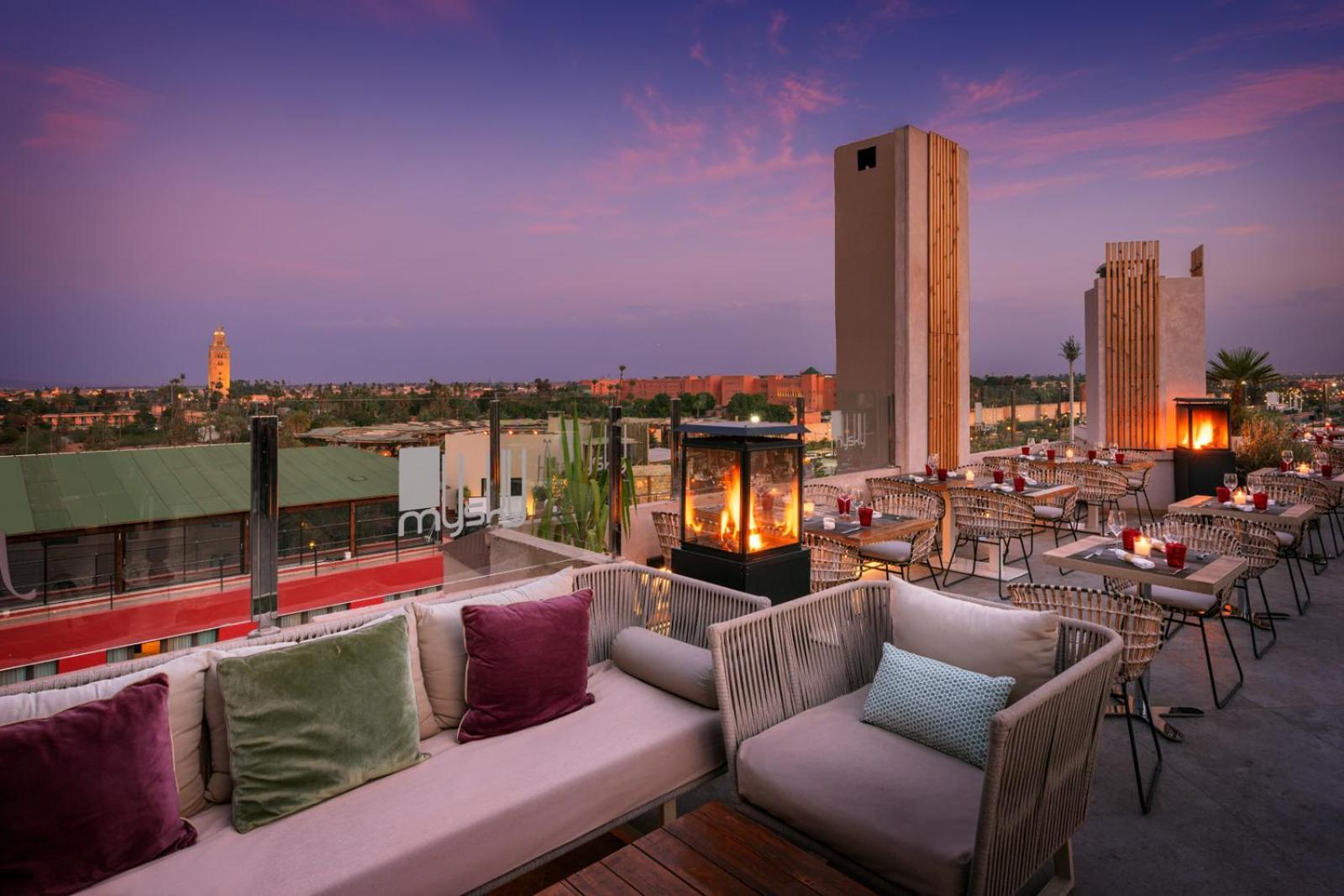 Hivernage Hotel & Spa Marraquexe Exterior foto Rooftop bar at the Four Seasons Hotel, Marrakech
