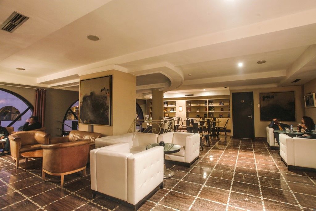 Hivernage Hotel & Spa Marraquexe Exterior foto The lounge at the airport